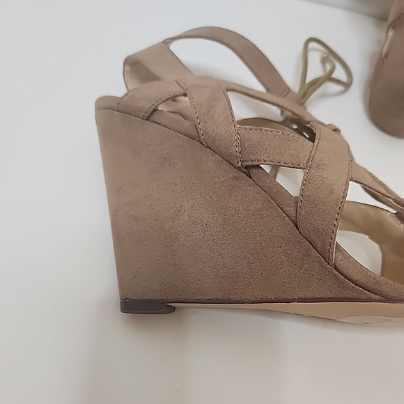 Nine West Women's Tan Beige Pasa Suede Lace Up Wedge Sandals Size 9 - Picture 2 of 16
